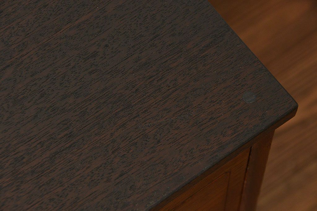 アンティーク家具　古民具・骨董 前面欅材の横長ローチェスト(ローボード・ドロワー・時代箪笥・タンス)