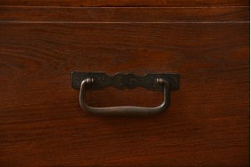 アンティーク家具　古民具・骨董 前面欅材の横長ローチェスト(ローボード・ドロワー・時代箪笥・タンス)