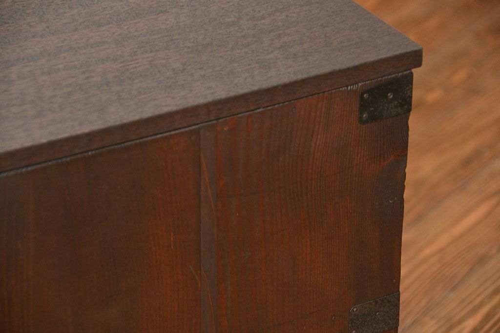 アンティーク家具　古民具・骨董 前面欅材の横長ローチェスト(ローボード・ドロワー・時代箪笥・タンス)