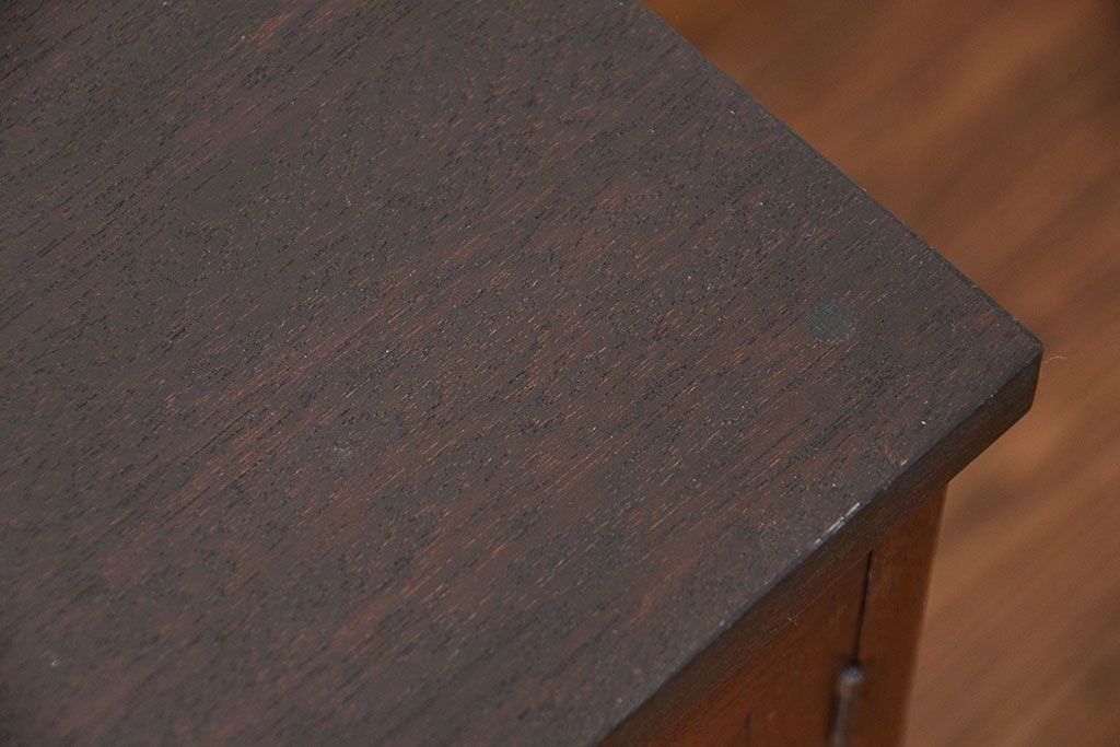 アンティーク家具　アンティーク 前面欅(ケヤキ)材の鉄脚付き横長ローボード(ローチェスト、時代箪笥)