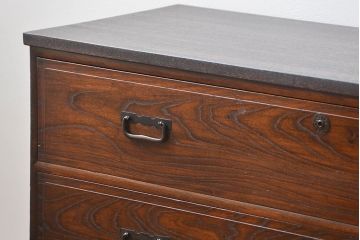 アンティーク家具　アンティーク 前面欅(ケヤキ)材の鉄脚付き横長ローボード(ローチェスト、時代箪笥)