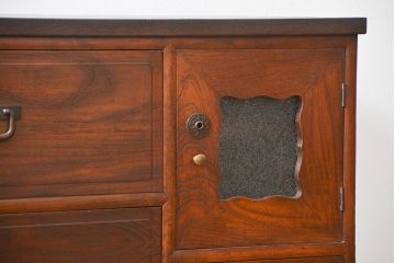 アンティーク家具　アンティーク 前面欅(ケヤキ)材の鉄脚付き横長ローボード(ローチェスト、時代箪笥)