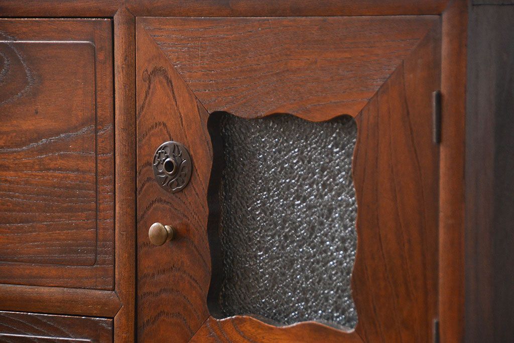 アンティーク家具　アンティーク 前面欅(ケヤキ)材の鉄脚付き横長ローボード(ローチェスト、時代箪笥)