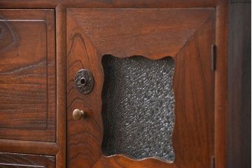 アンティーク家具　アンティーク 前面欅(ケヤキ)材の鉄脚付き横長ローボード(ローチェスト、時代箪笥)