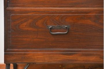 アンティーク家具　アンティーク 前面欅(ケヤキ)材の鉄脚付き横長ローボード(ローチェスト、時代箪笥)