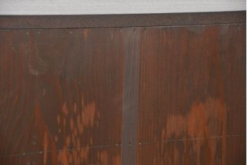 アンティーク家具　アンティーク 前面欅(ケヤキ)材の鉄脚付き横長ローボード(ローチェスト、時代箪笥)