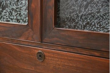 アンティーク家具　古民具・骨董 前面縞黒檀の結霜ガラス収納棚(時代箪笥、食器棚)