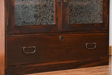 アンティーク家具　古民具・骨董 前面縞黒檀の結霜ガラス収納棚(時代箪笥、食器棚)