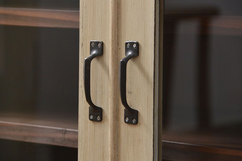 アンティーク家具　鉄脚付きアンティークペイントローボード(収納棚、TVボード)