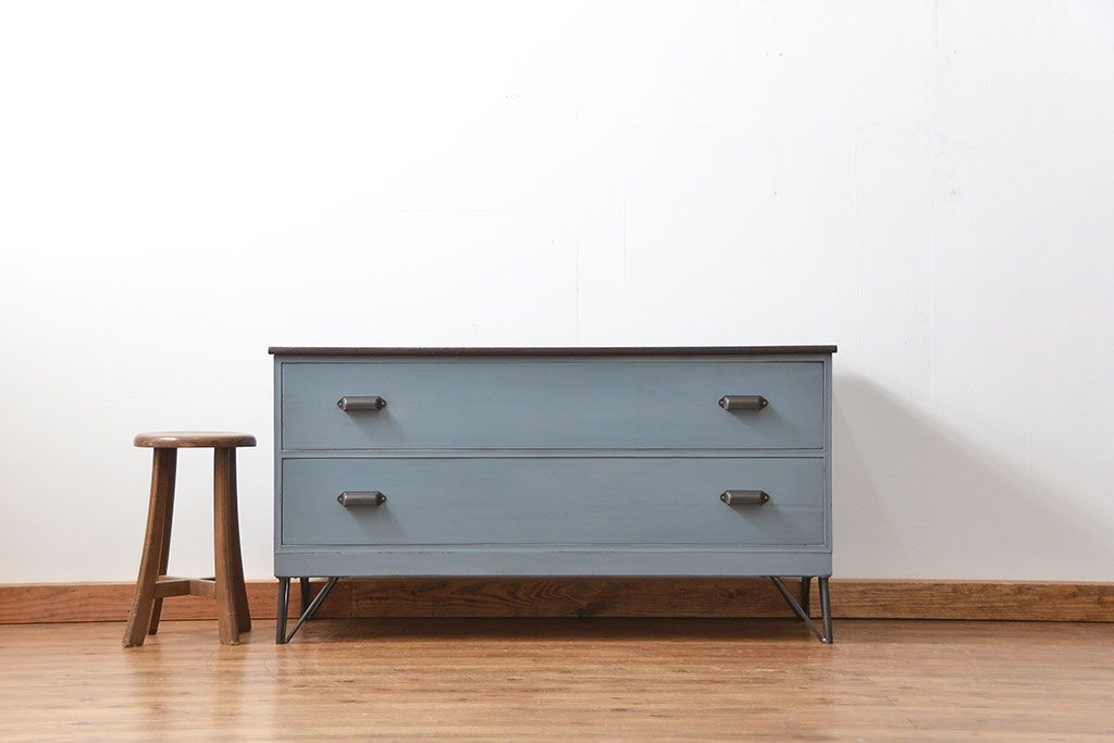 レトロ家具　昭和レトロ 鉄脚付きアンティークローチェスト(ローボード、タンス)