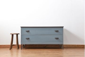 レトロ家具　昭和レトロ 鉄脚付きアンティークローチェスト(ローボード、タンス)