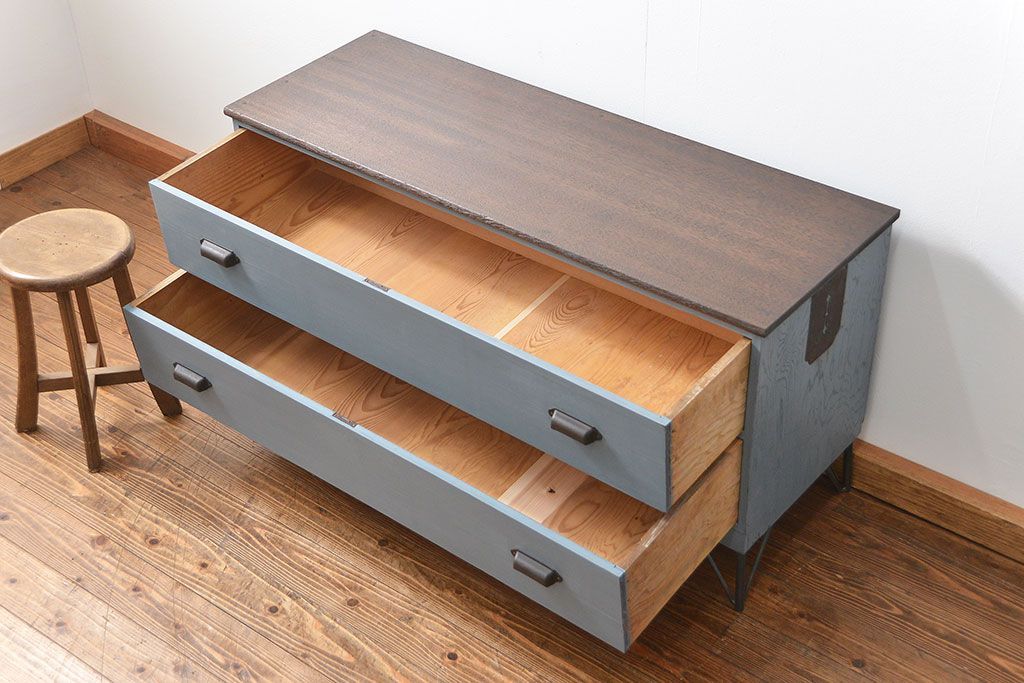 レトロ家具　昭和レトロ 鉄脚付きアンティークローチェスト(ローボード、タンス)