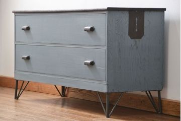 レトロ家具　昭和レトロ 鉄脚付きアンティークローチェスト(ローボード、タンス)