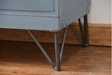 レトロ家具　昭和レトロ 鉄脚付きアンティークローチェスト(ローボード、タンス)