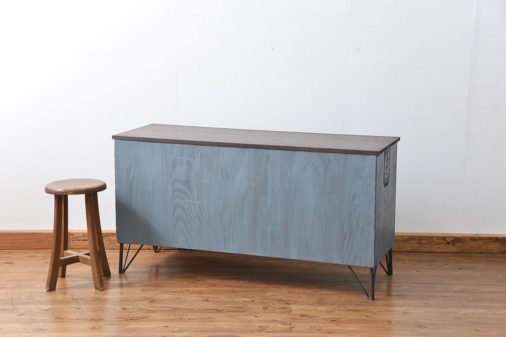 レトロ家具　昭和レトロ 鉄脚付きアンティークローチェスト(ローボード、タンス)