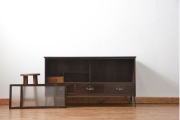 アンティーク家具　アンティーク 前面縞黒檀のダイヤガラス横長ローボード(鉄脚付き)(時代箪笥、収納棚)
