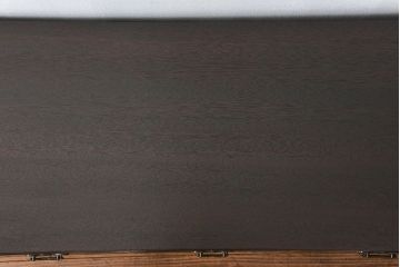 アンティーク家具　アンティーク 前面縞黒檀のダイヤガラス横長ローボード(鉄脚付き)(時代箪笥、収納棚)
