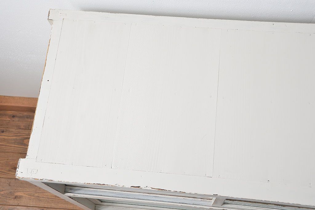 レトロ家具　昭和レトロ モールガラス入りアンティークペイント収納棚(食器棚、戸棚)