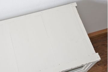 レトロ家具　昭和レトロ モールガラス入りアンティークペイント収納棚(食器棚、戸棚)
