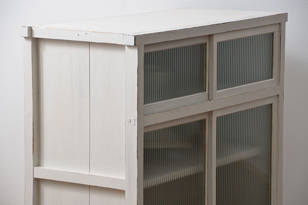 レトロ家具　昭和レトロ モールガラス入りアンティークペイント収納棚(食器棚、戸棚)