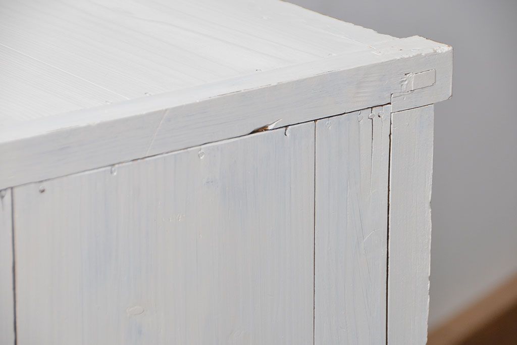 レトロ家具　昭和レトロ モールガラス入りアンティークペイント収納棚(食器棚、戸棚)