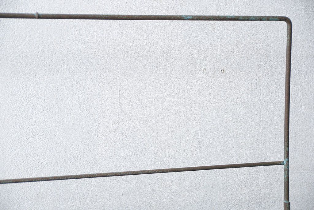 レトロ家具　昭和レトロ ★古い商店のアイアンラック(1)(飾り棚、陳列棚)