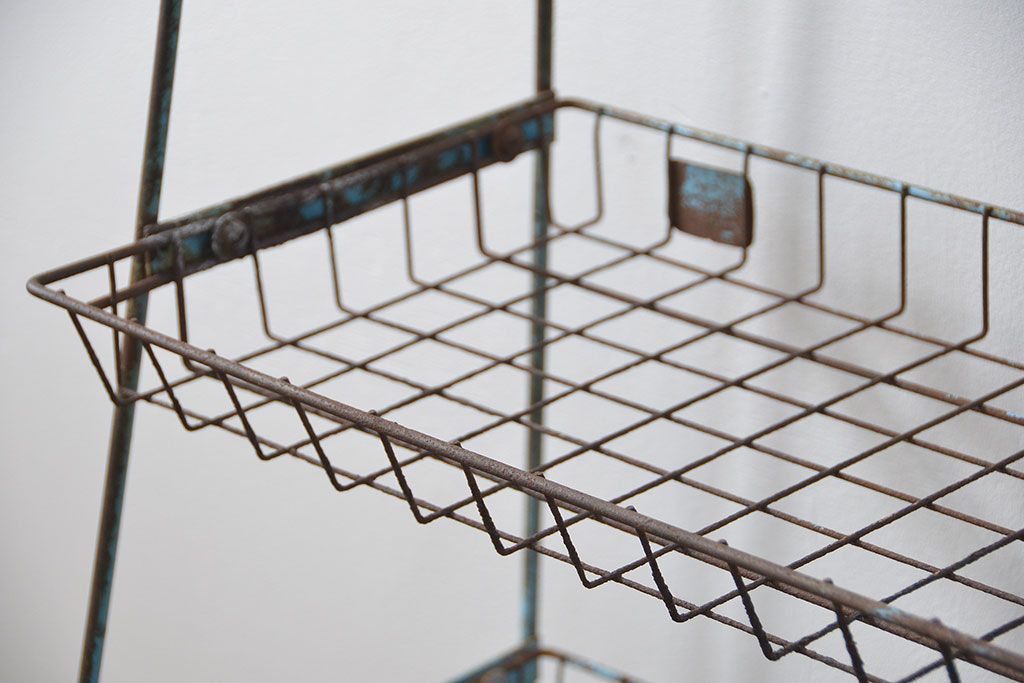 レトロ家具　昭和レトロ ★古い商店のアイアンラック(1)(飾り棚、陳列棚)