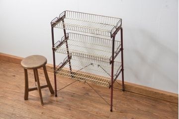 レトロ家具　昭和レトロ 古い商店のアイアンラック(3)(飾り棚、陳列棚)