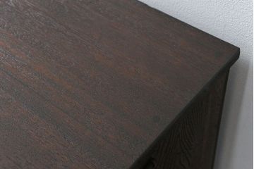 アンティーク家具　古民具・骨董 前面黒壇材の鉄脚付きダイヤガラス時代箪笥ローボード(サイドボード、テレビボード)