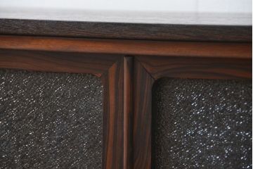 アンティーク家具　古民具・骨董 前面黒壇材の鉄脚付きダイヤガラス時代箪笥ローボード(サイドボード、テレビボード)