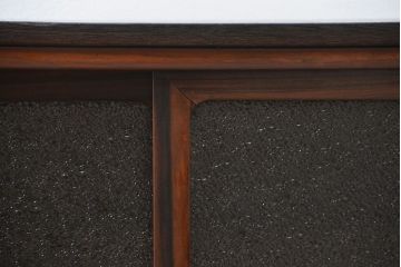 アンティーク家具　古民具・骨董 前面黒壇材の鉄脚付きダイヤガラス時代箪笥ローボード(サイドボード、テレビボード)