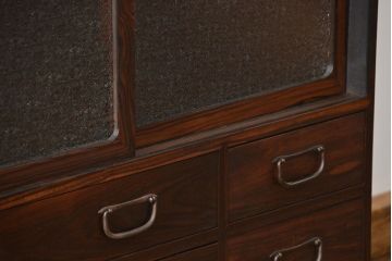 アンティーク家具　古民具・骨董 前面黒壇材の鉄脚付きダイヤガラス時代箪笥ローボード(サイドボード、テレビボード)