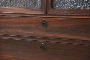 アンティーク家具　古民具・骨董 前面黒壇材の鉄脚付きダイヤガラス時代箪笥ローボード(サイドボード、テレビボード)