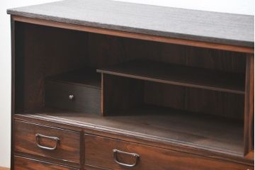 アンティーク家具　古民具・骨董 前面黒壇材の鉄脚付きダイヤガラス時代箪笥ローボード(サイドボード、テレビボード)