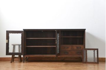 アンティーク家具　アンティーク 前面欅材の上質な鉄脚付き結霜ガラス時代箪笥ローボード(サイドボード、収納棚)