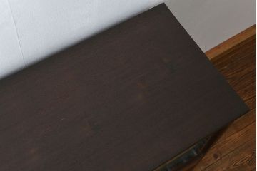 アンティーク家具　アンティーク 前面欅材の上質な鉄脚付き結霜ガラス時代箪笥ローボード(サイドボード、収納棚)