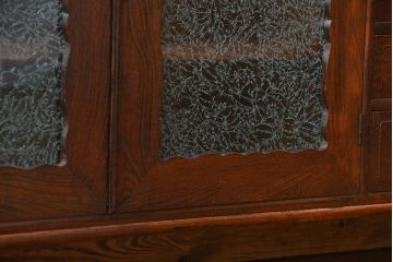 アンティーク家具　アンティーク 前面欅材の上質な鉄脚付き結霜ガラス時代箪笥ローボード(サイドボード、収納棚)