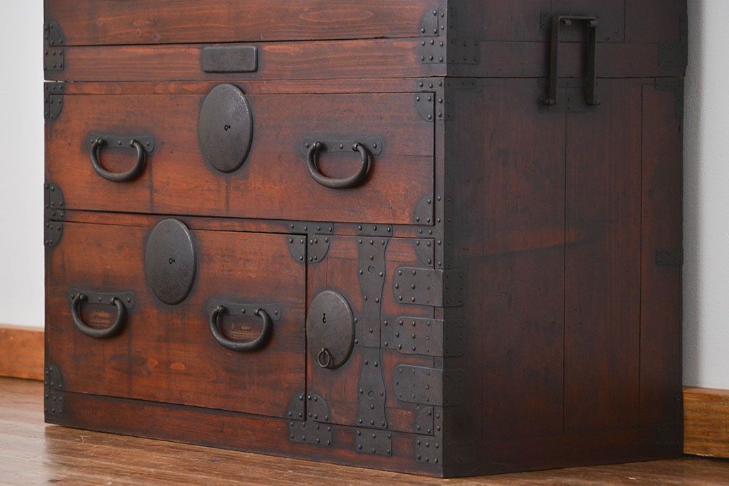 アンティーク家具　古民具・骨董 ☆味わい深い二段重ね時代箪笥(整理タンス、衣装箪笥)