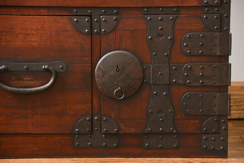 アンティーク家具　古民具・骨董 ☆味わい深い二段重ね時代箪笥(整理タンス、衣装箪笥)