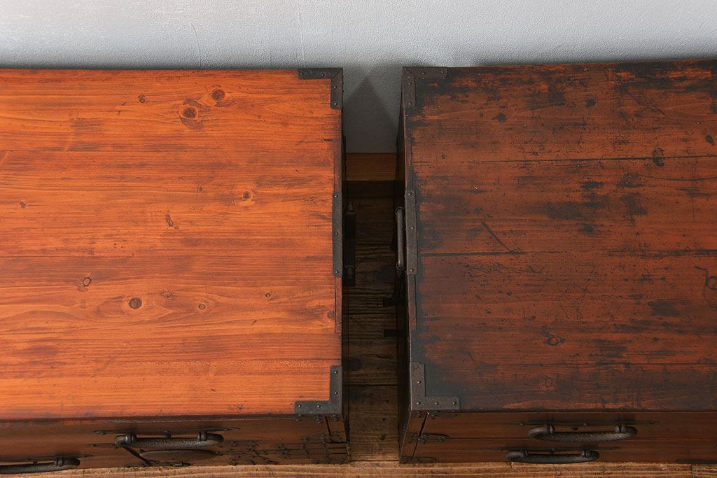 アンティーク家具　古民具・骨董 ☆味わい深い二段重ね時代箪笥(整理タンス、衣装箪笥)