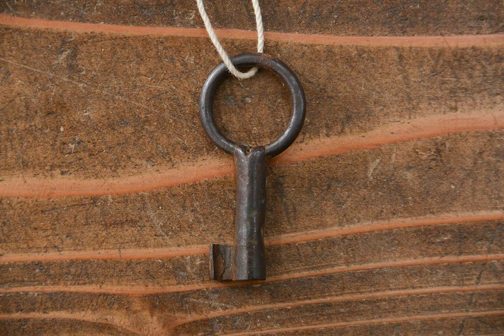 アンティーク家具　古民具・骨董 ☆味わい深い二段重ね時代箪笥(整理タンス、衣装箪笥)