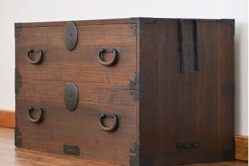 アンティーク家具　古民具・骨董 丸金具のシンプルな時代箪笥ローボード(ローチェスト)