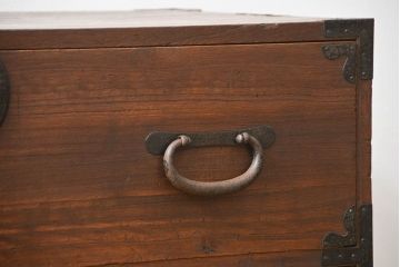 アンティーク家具　古民具・骨董 丸金具のシンプルな時代箪笥ローボード(ローチェスト)