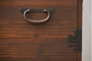 アンティーク家具　古民具・骨董 丸金具のシンプルな時代箪笥ローボード(ローチェスト)