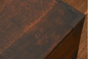 アンティーク家具　アンティーク 上品な丸金具の時代箪笥ローボード(ローチェスト、衣装箪笥)