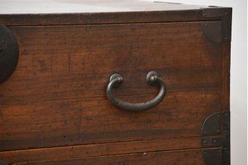 アンティーク家具　アンティーク 上品な丸金具の時代箪笥ローボード(ローチェスト、衣装箪笥)