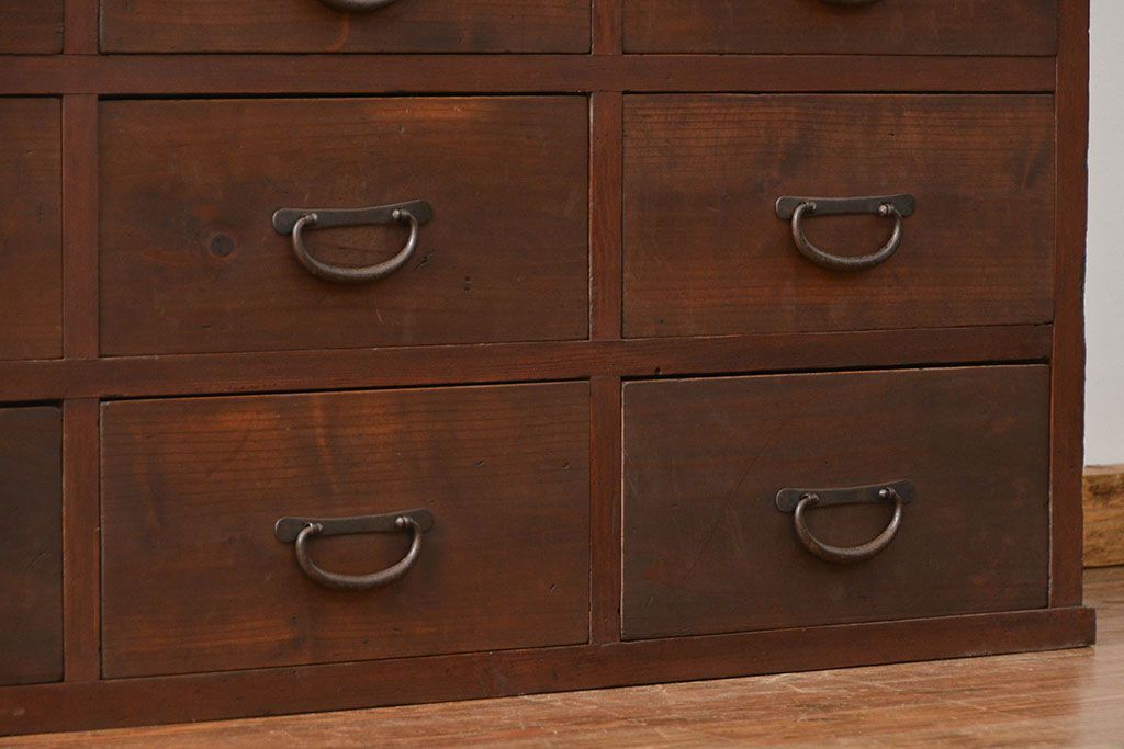 アンティーク家具　アンティーク 引き出し20杯 2段重ね収納箪笥(収納棚、飾り棚、薬箪笥、百味箪笥、チェスト)