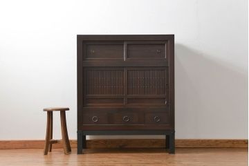 アンティーク家具　古民具・骨董 鉄脚付きの三尺水屋箪笥 サイドボード(収納棚、リビングボード)