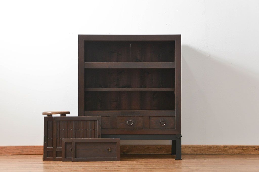 アンティーク家具　古民具・骨董 鉄脚付きの三尺水屋箪笥 サイドボード(収納棚、リビングボード)