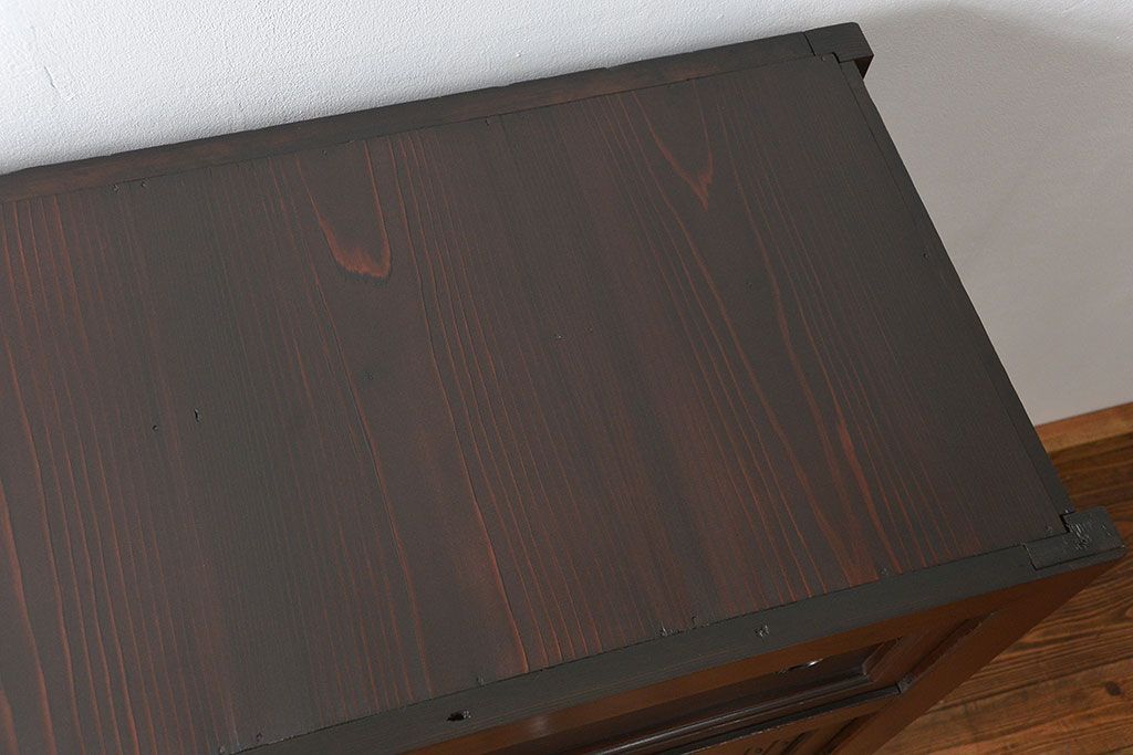 アンティーク家具　古民具・骨董 鉄脚付きの三尺水屋箪笥 サイドボード(収納棚、リビングボード)